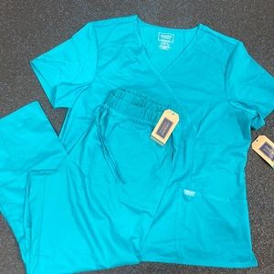 NWT Teal Cherokee Scrub Set